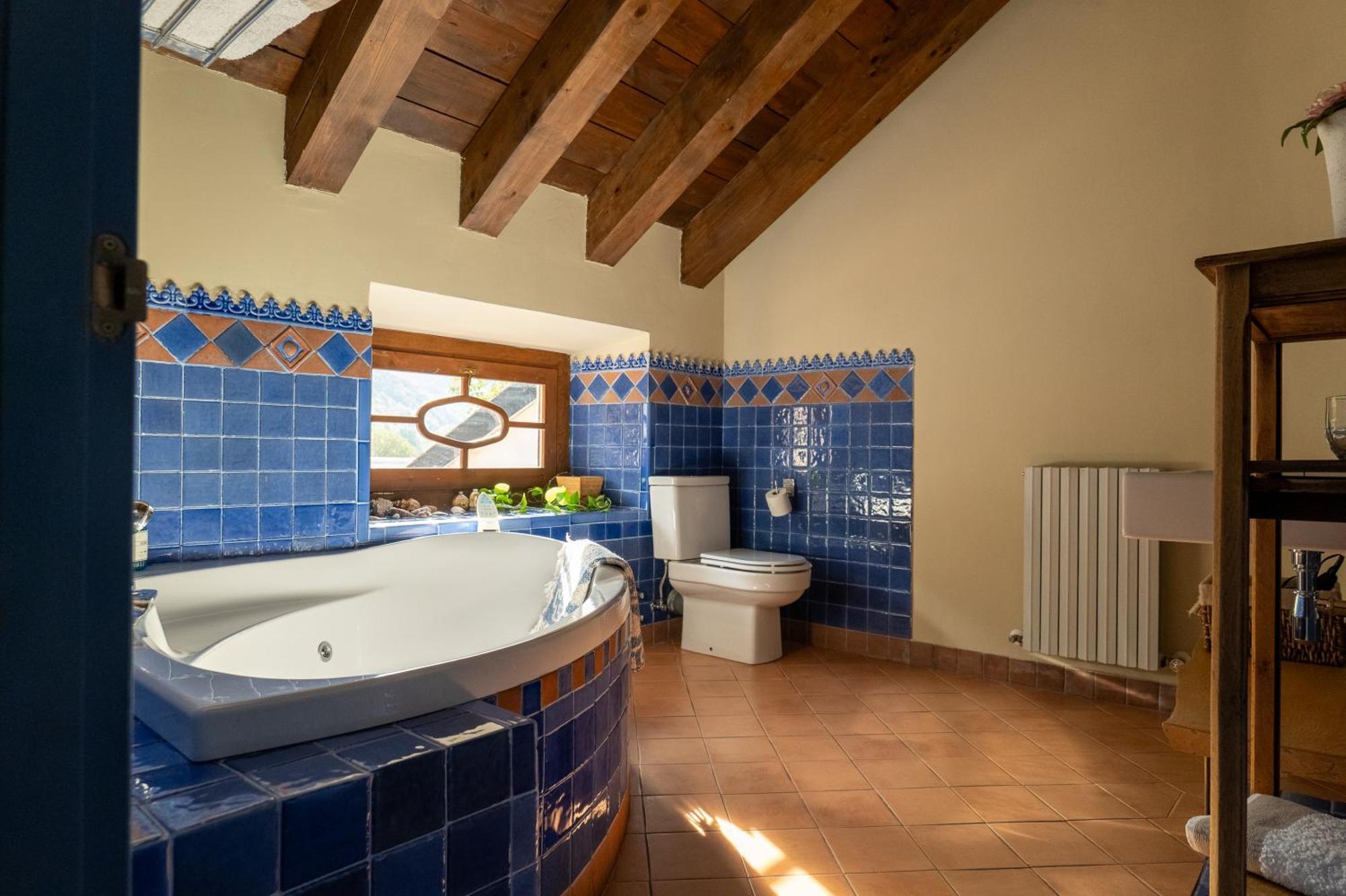 Sarvisé Casa Maria Bernaヴィラ エクステリア 写真
